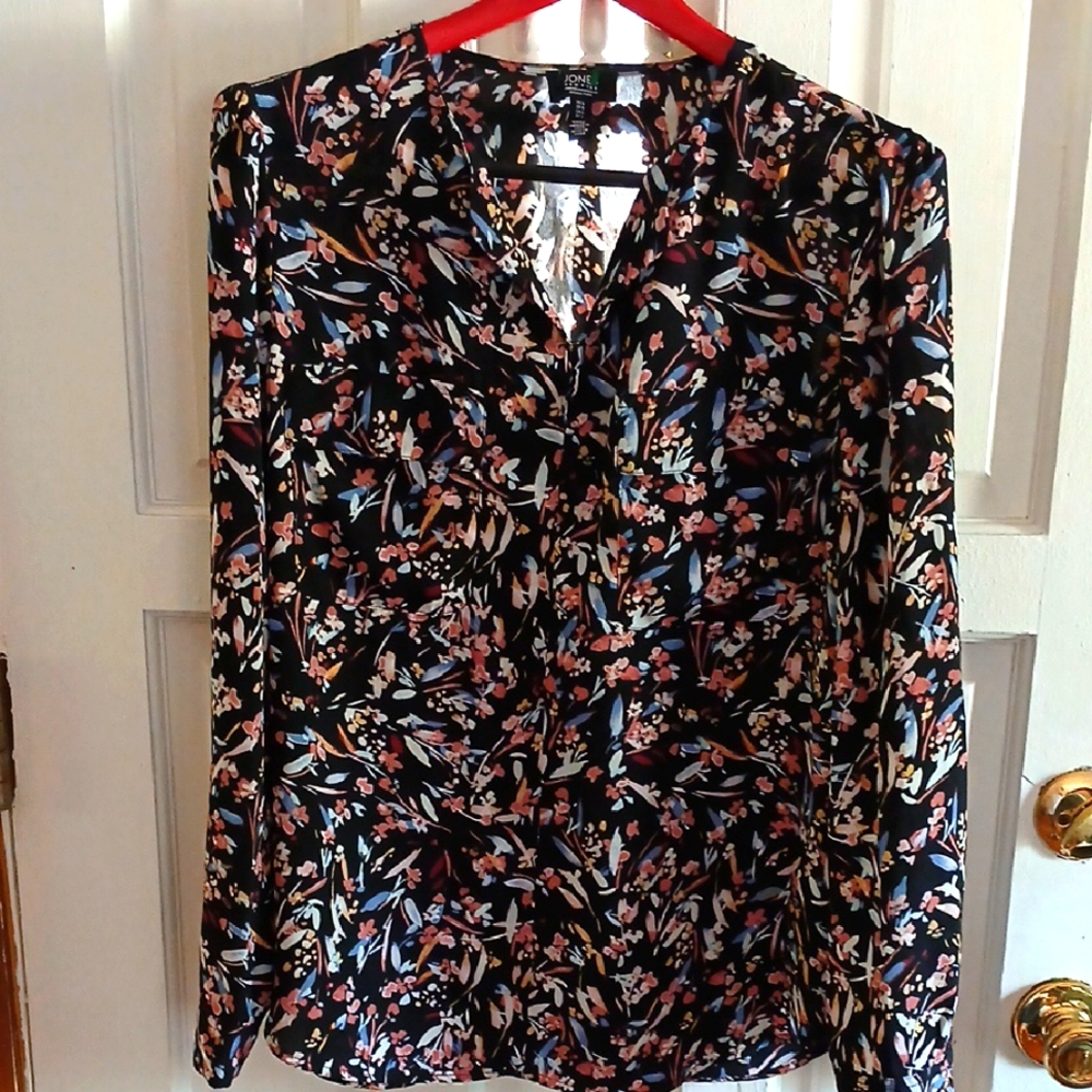 Jones New York Pink and Blue Graphic Buttoned Blouse